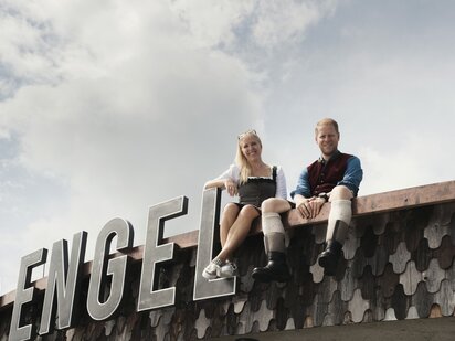 Gerold Mattersberger und Elke Zimmermann am Dach des Hotels | Der Engel in Tirol