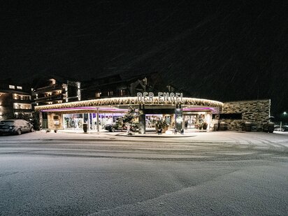 Hotel der Engel in Grän im Winter bei Nacht | Der Engel in Tirol