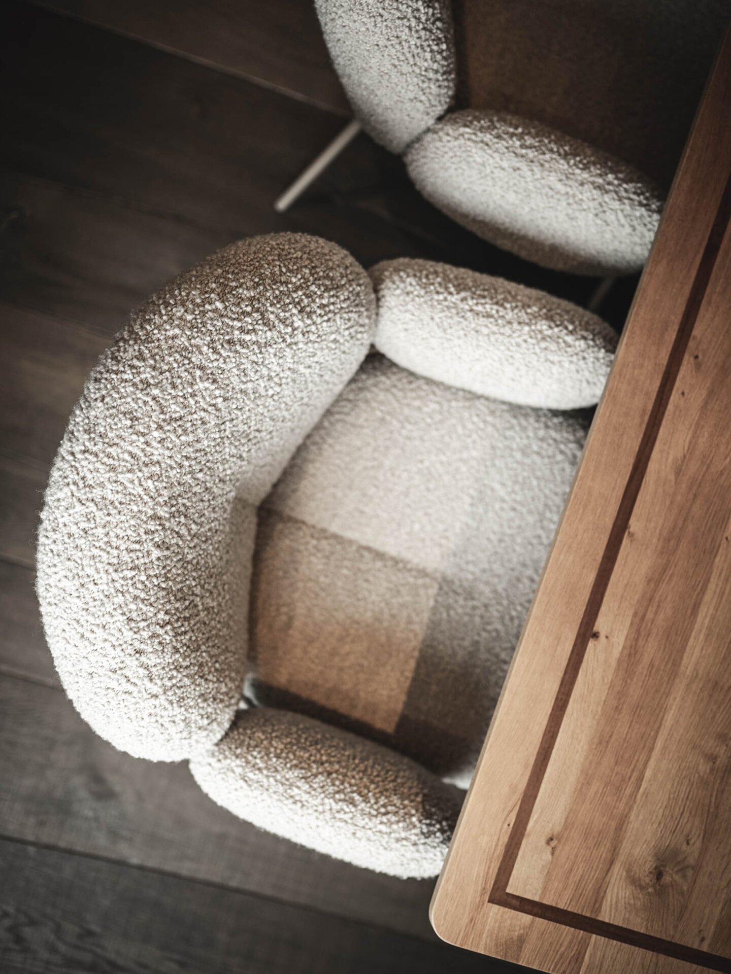 Gemütliche Designer Bouclé-Sessel aus natürlichen Materialien im Der Engel in Tirol