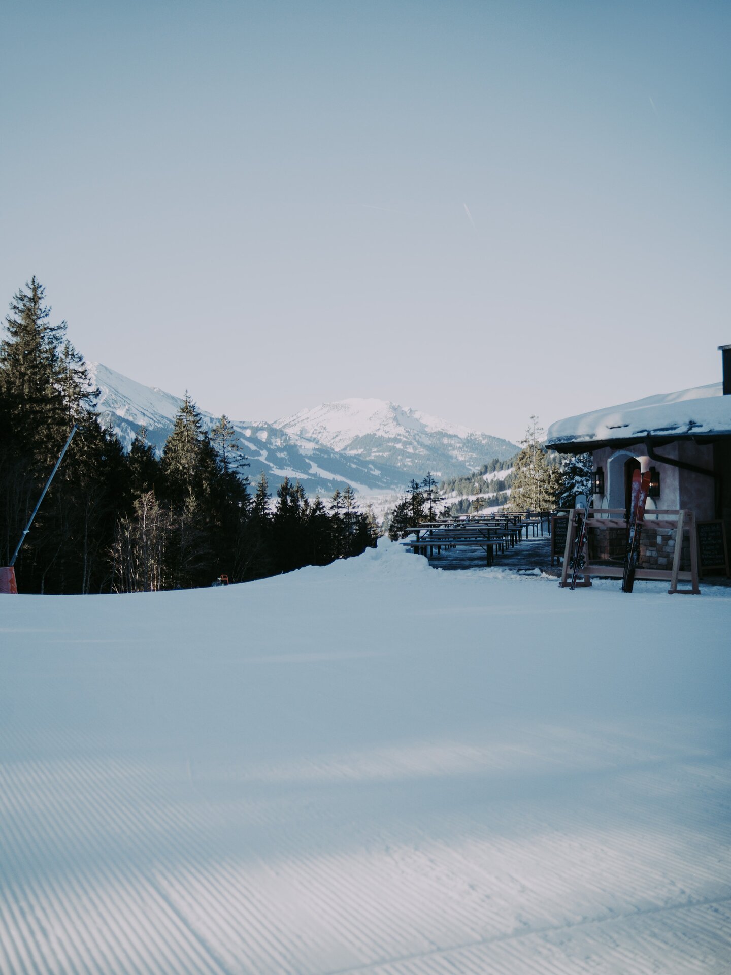 Ski- und Almhütte s'Um und Auf direkt an der Piste im Skigebiet Füssener Jöchle | Der Engel in Tirol