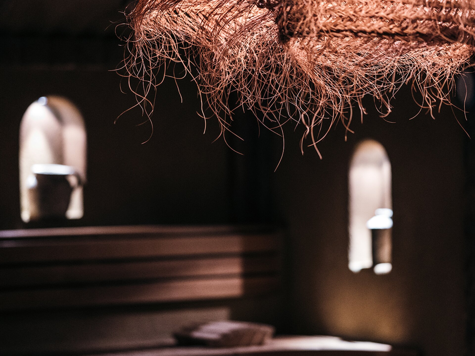 Atmosphärischer Innenraum einer Sauna im Orgänic Spa des Hotels Der Engel