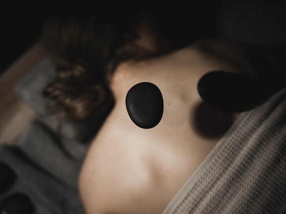 La Stone Massage Organic Treat Wellnesshotel Der Engel