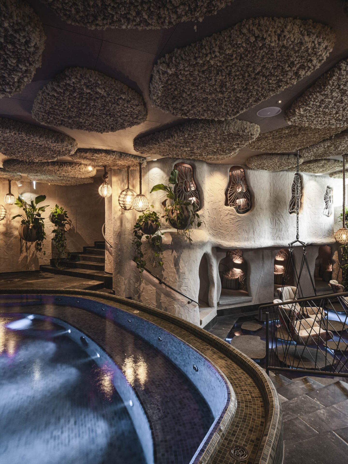 Unser Biotop mit Whirlpool | Wellnesshotel Der Engel