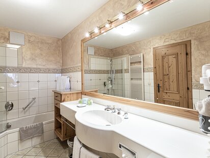 Kategorie Landhaus Zimmer Komfort Bad | Der Engel in Tirol