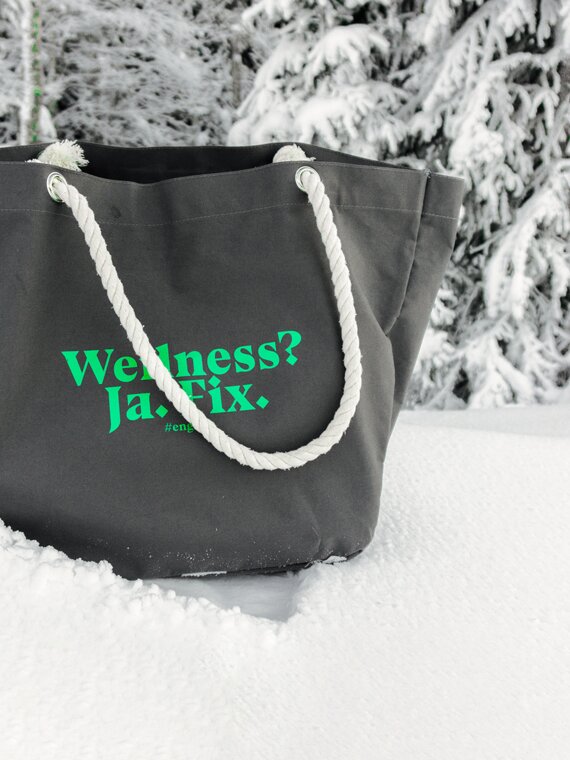 Wellnesstasche im Schneee - Wellness-Kurzurlaub im Dezember im Wellnesshotel der Engel 